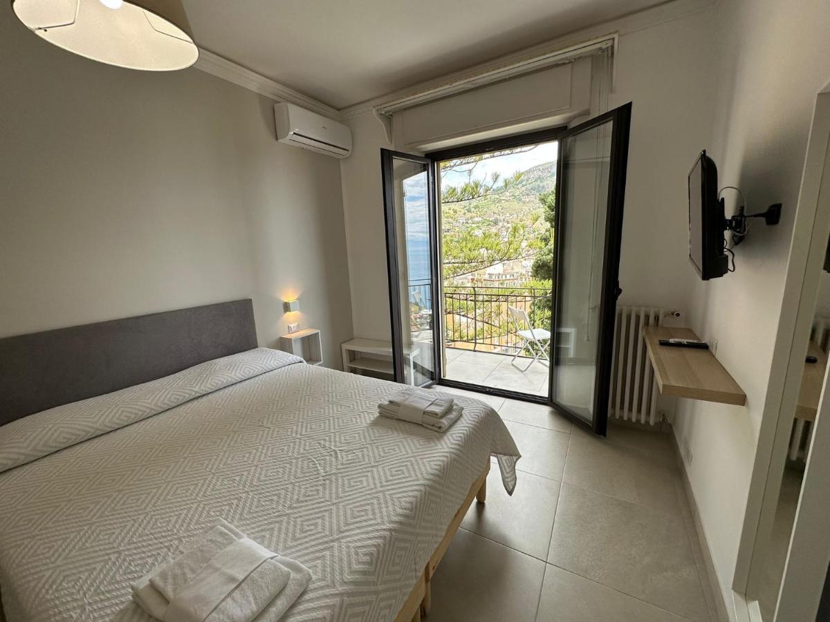 Mira Taormina Rooms Exteriör bild