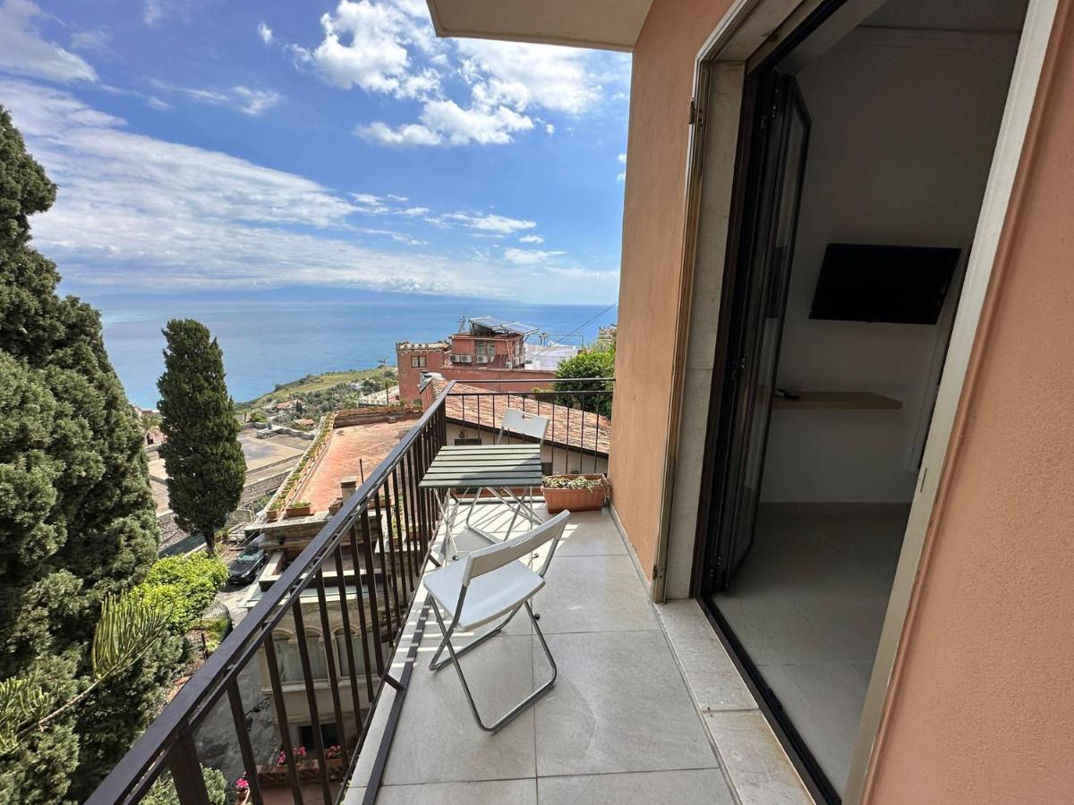 Mira Taormina Rooms Exteriör bild