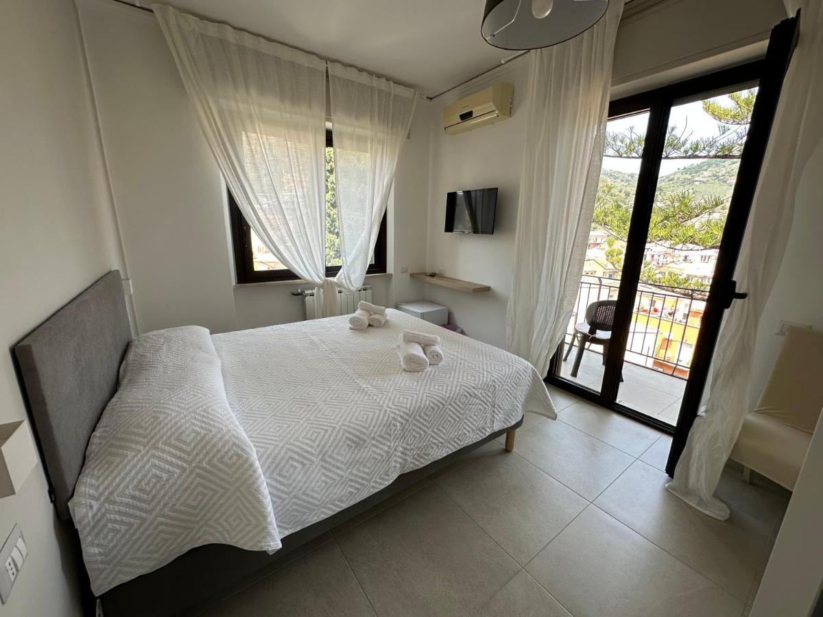 Mira Taormina Rooms Exteriör bild