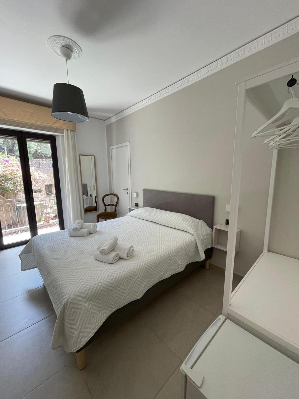Mira Taormina Rooms Exteriör bild
